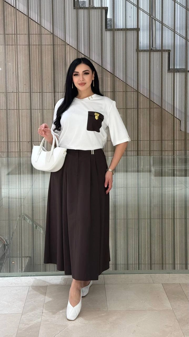 Коричневый