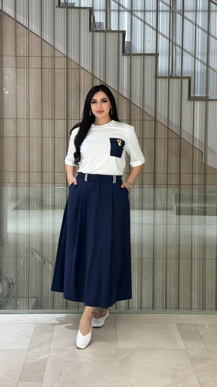 Темно-синий