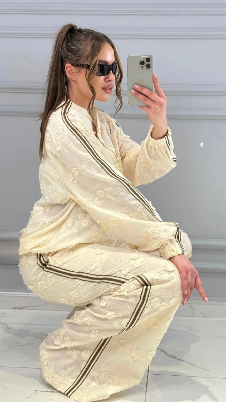 Костюм